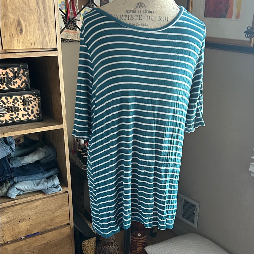 Old Navy Teal and White Striped Tee - XL